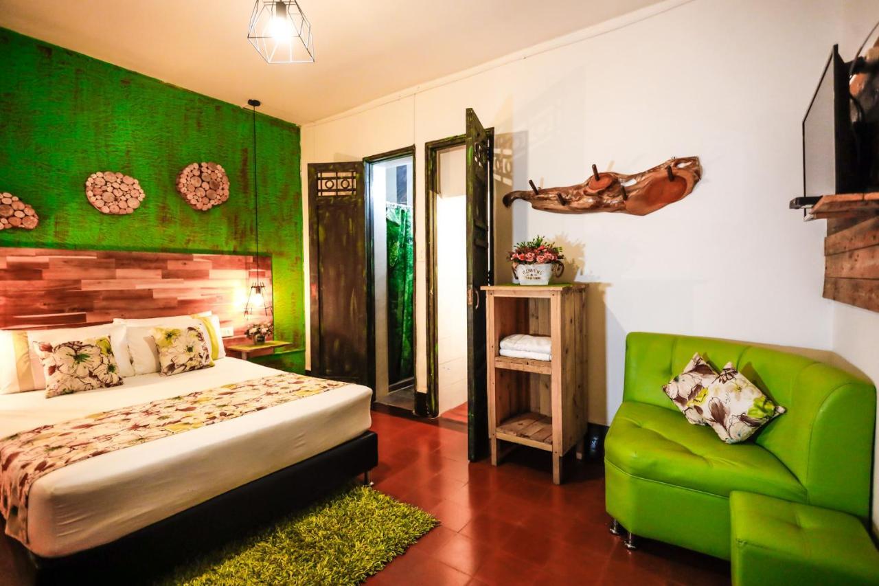 The Garden Lleras 10 Hotel Medellin Exterior photo