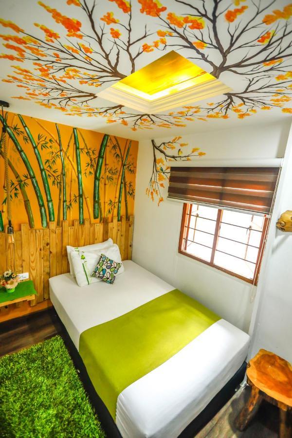The Garden Lleras 10 Hotel Medellin Exterior photo